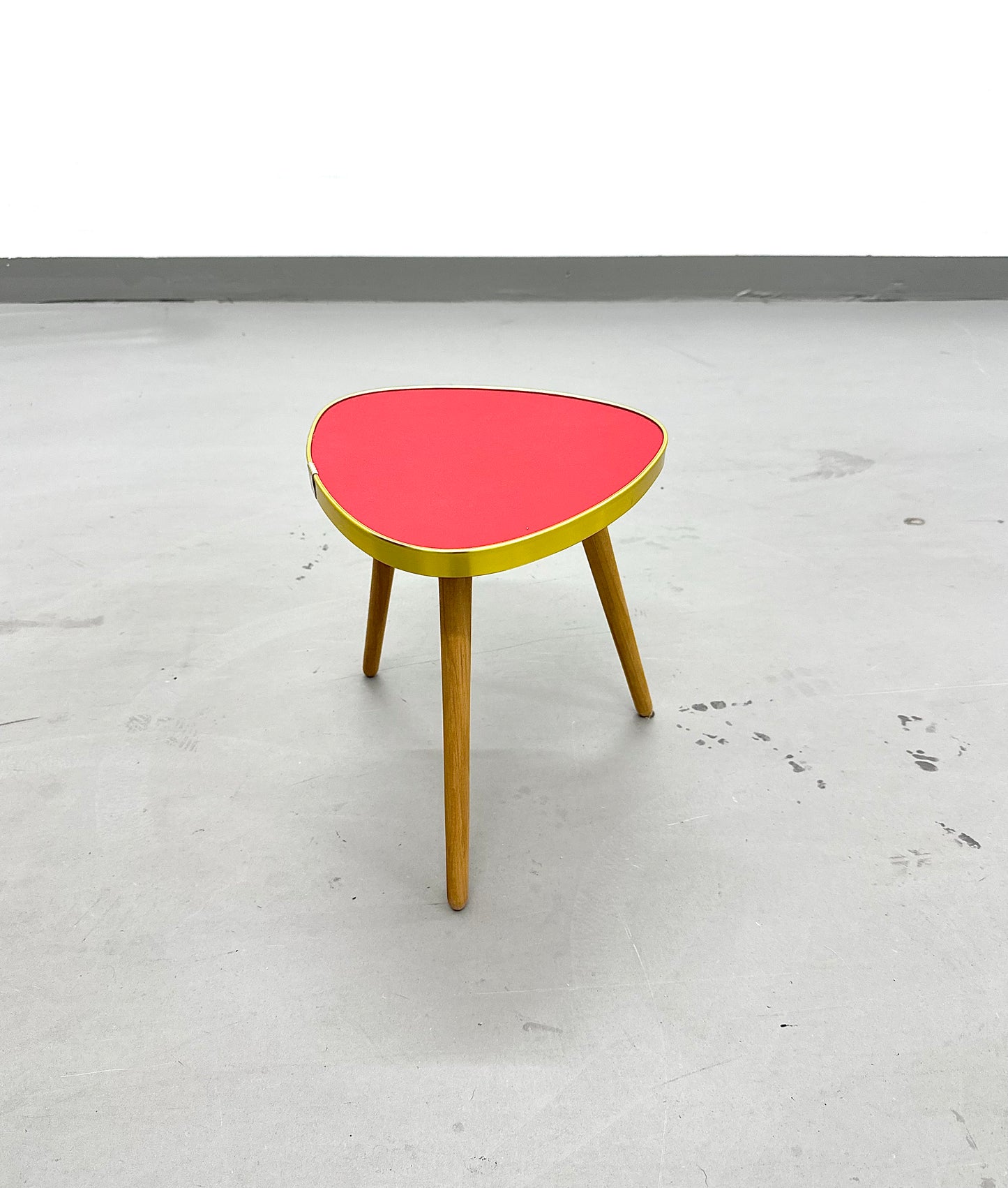 Beistelltisch/ Blumenhocker im Mid Century Stil
