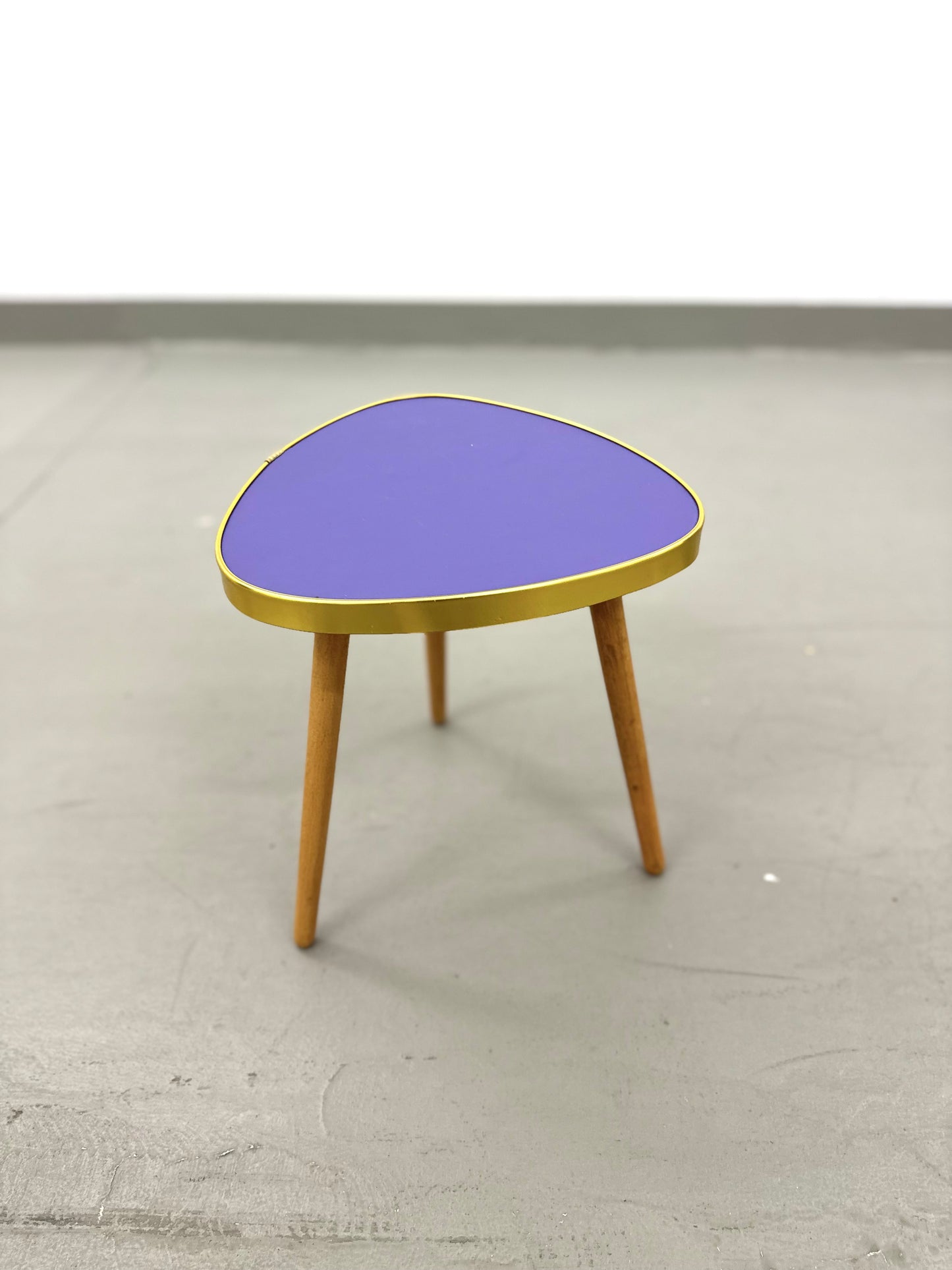 Beistelltisch/ Blumenbank im Mid Century Stil