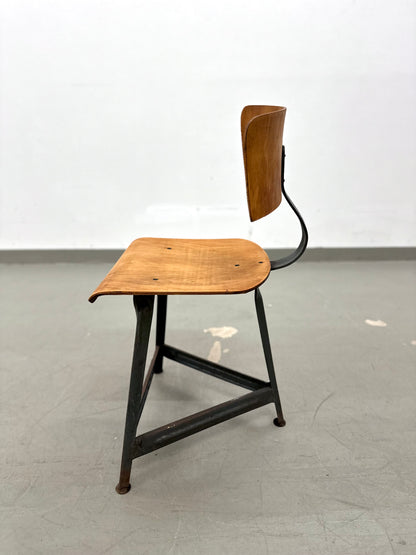 Industrieller Vintage-Stuhl – Holz & Stahl, Mid-Century Design