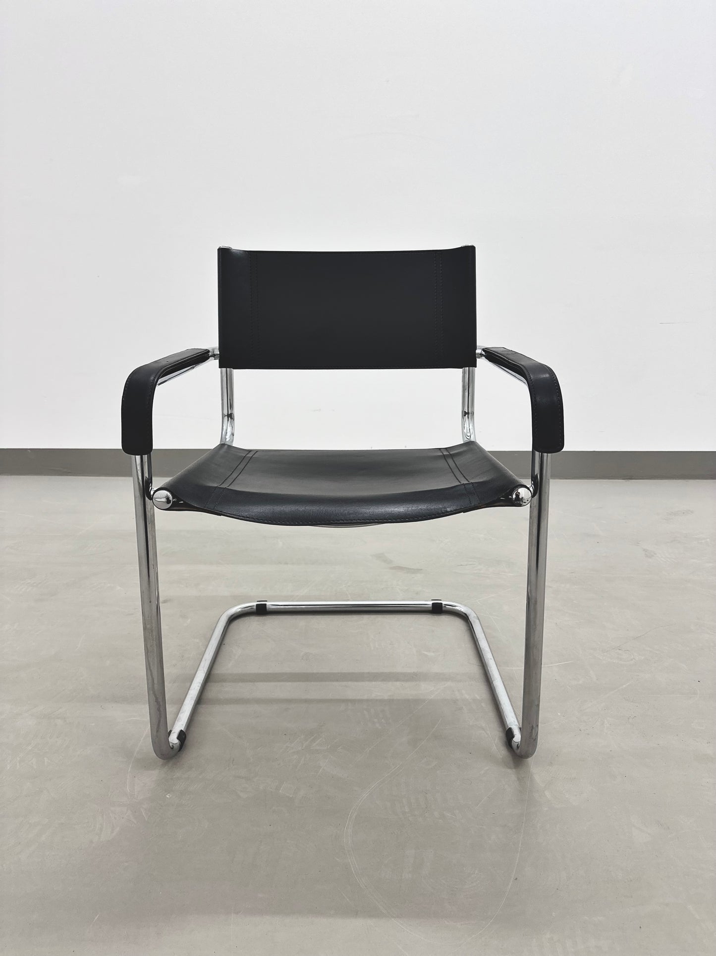 Freischwinger im Bauhaus Design