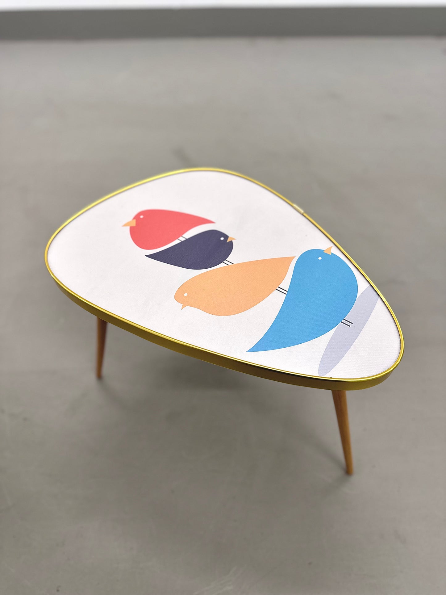 Nierentisch / Beistelltisch im Mid Century Stil