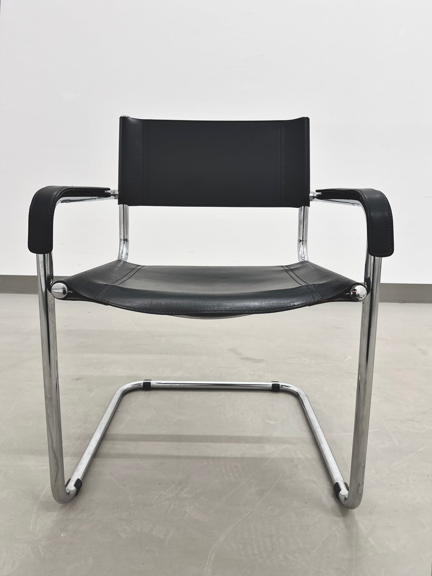 Freischwinger im Bauhaus Design