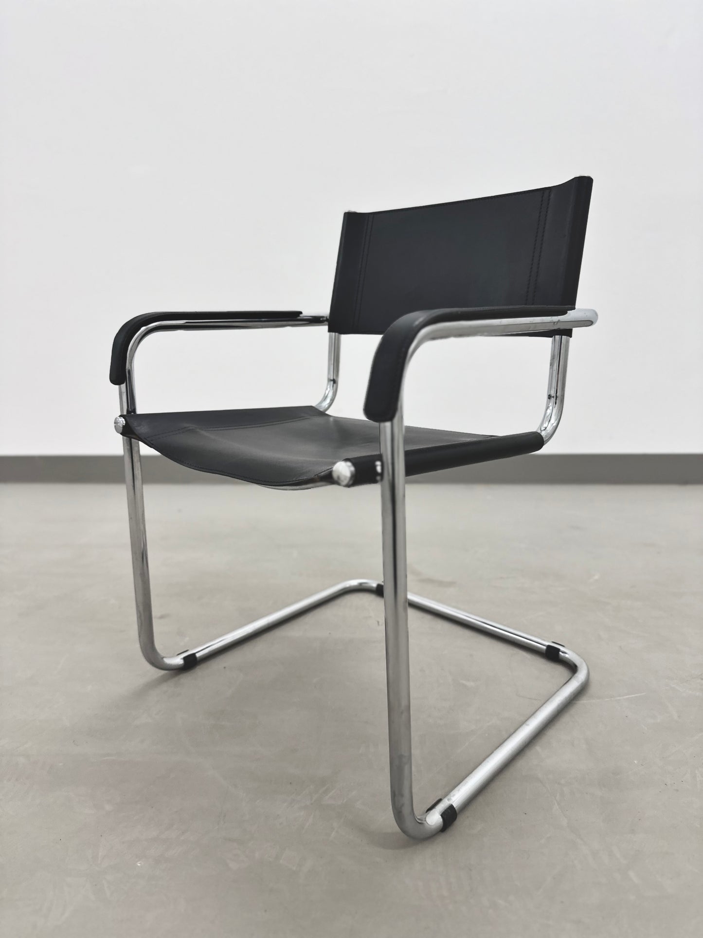 Freischwinger im Bauhaus Design